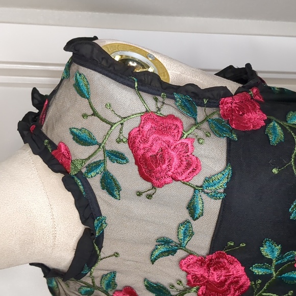 City Studio Fit & Flare A Line Party Dress Red Black Roses Valentine's Day SZ 11 - Picture 4 of 14